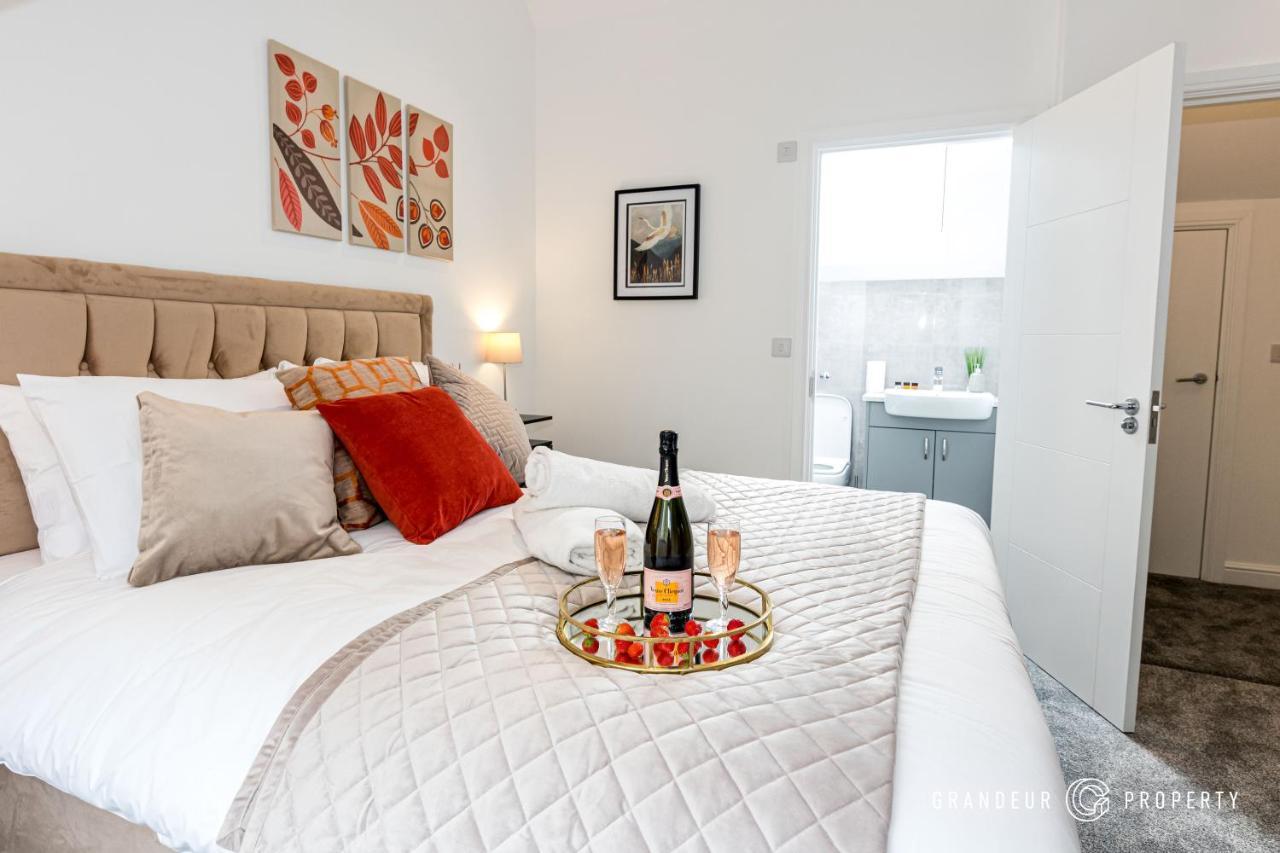 Denmark House By Grandeur Property Holiday home Poole