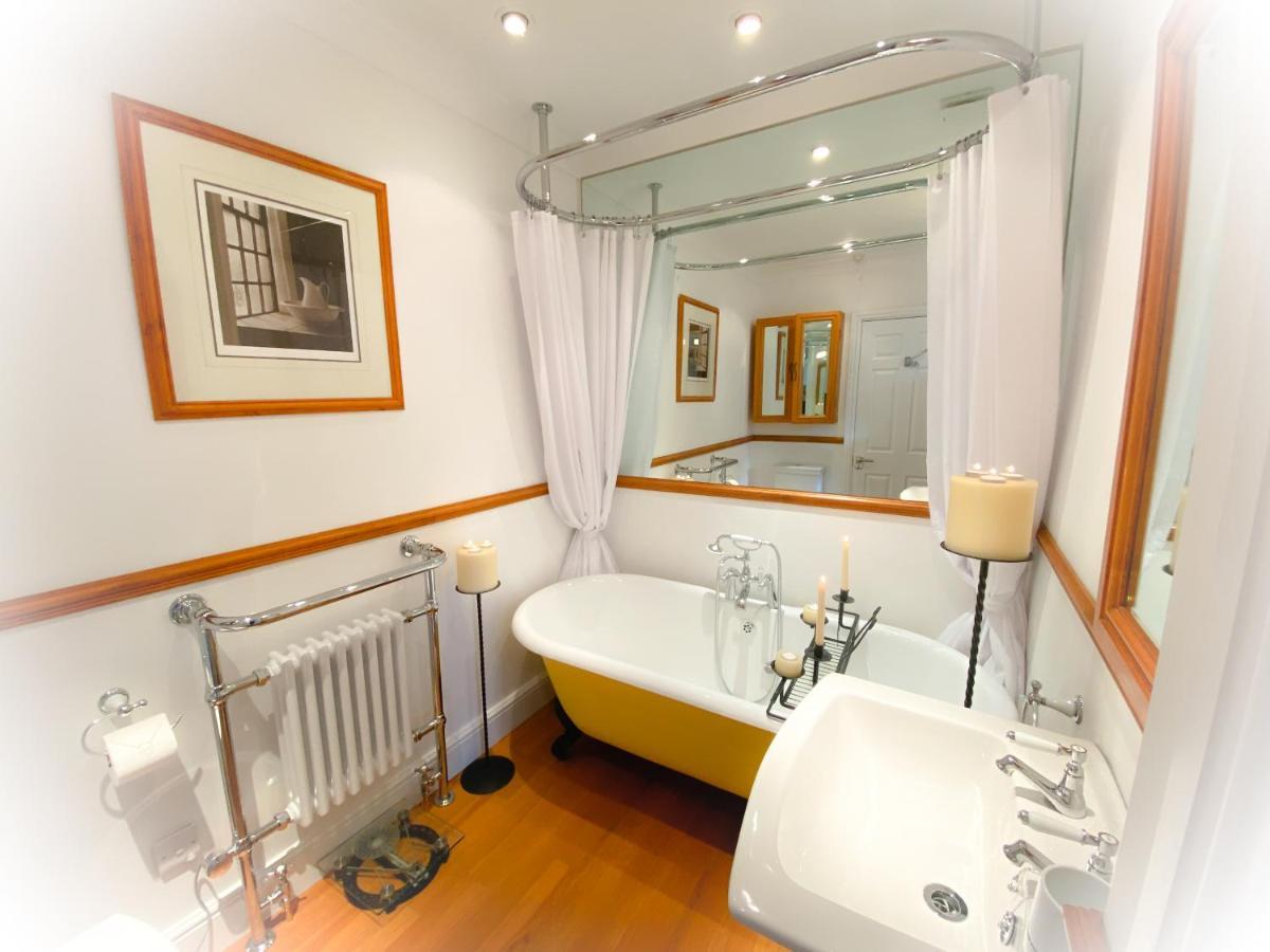 The Quay - Old Town - Great Location - Secure Free Parking