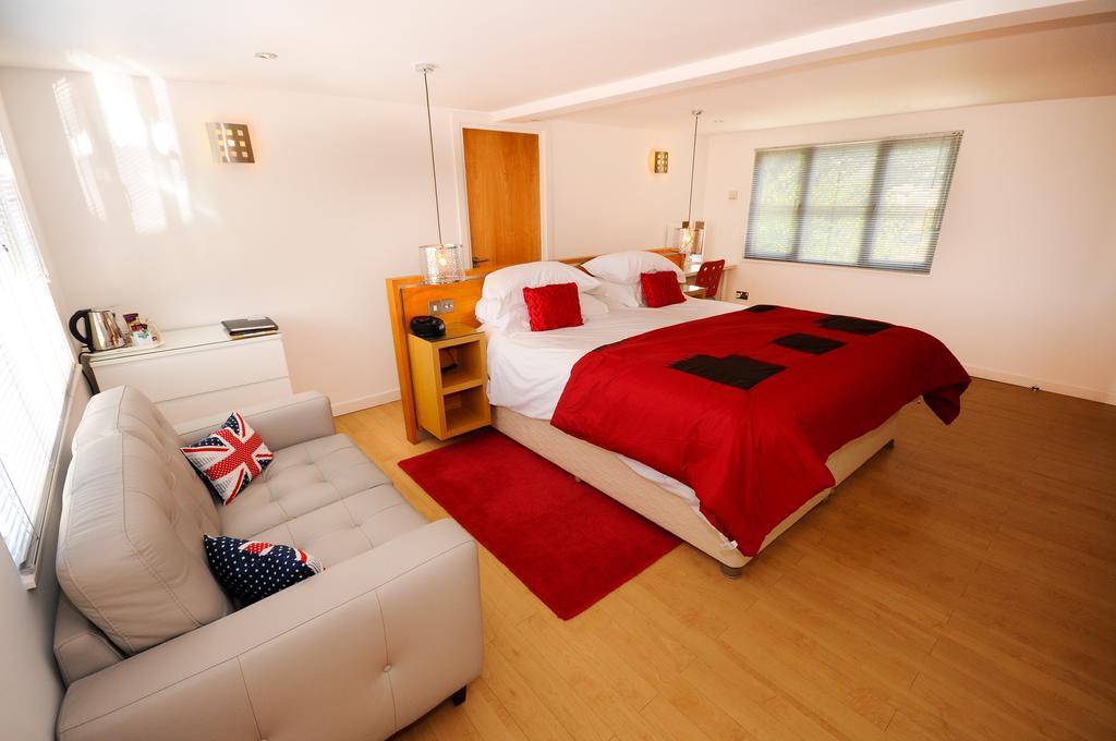 Bed & Breakfast The White Lodge 2*