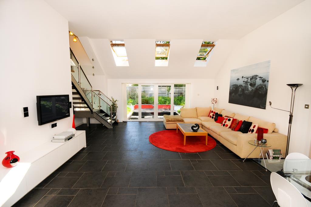 The White Lodge 2*