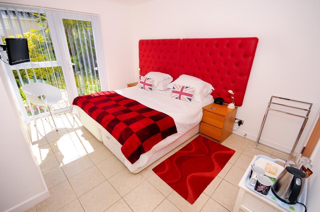 The White Lodge Bed & Breakfast Lytchett Minster
