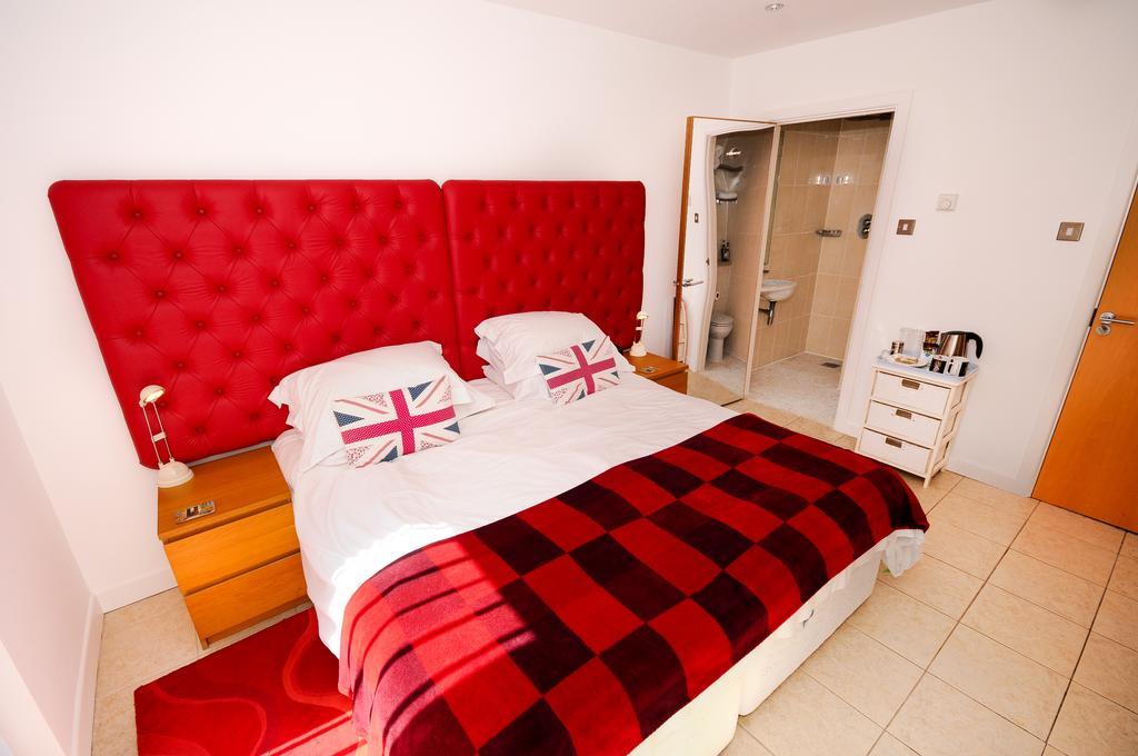 The White Lodge 2*