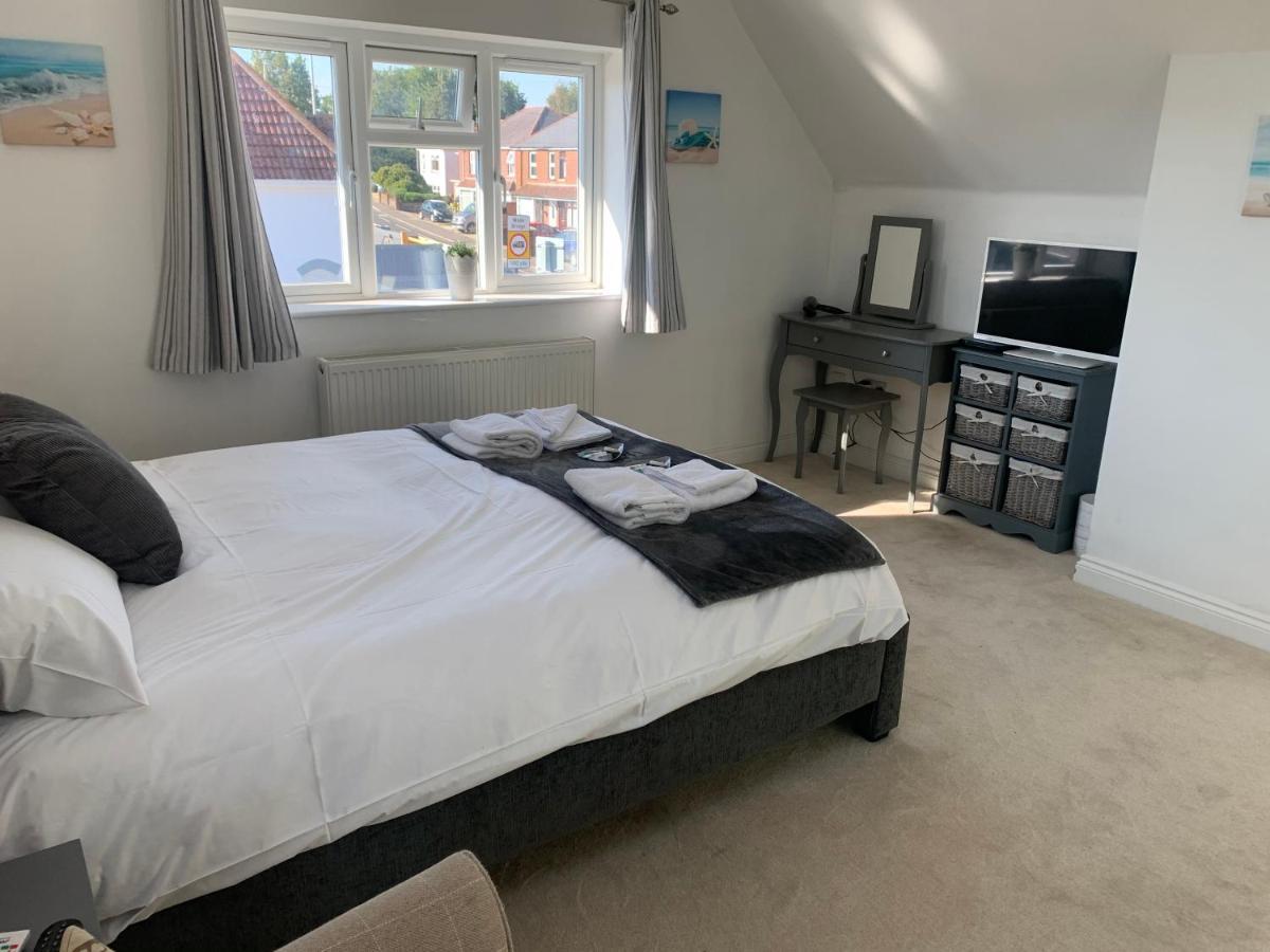 3 Bedroom Detached Beach House Holiday home *