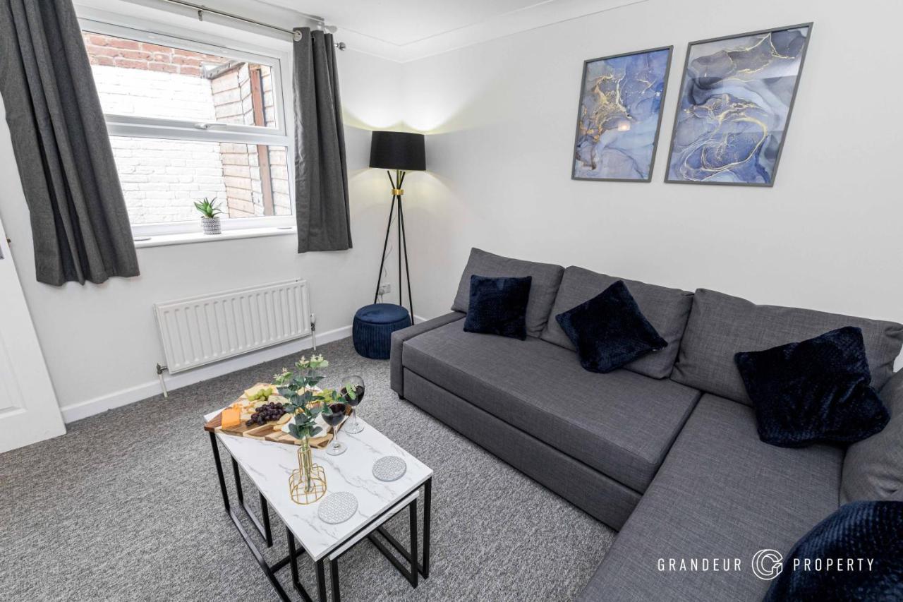 Holiday home Stunning & Classy 2bed House, Poole, Parking