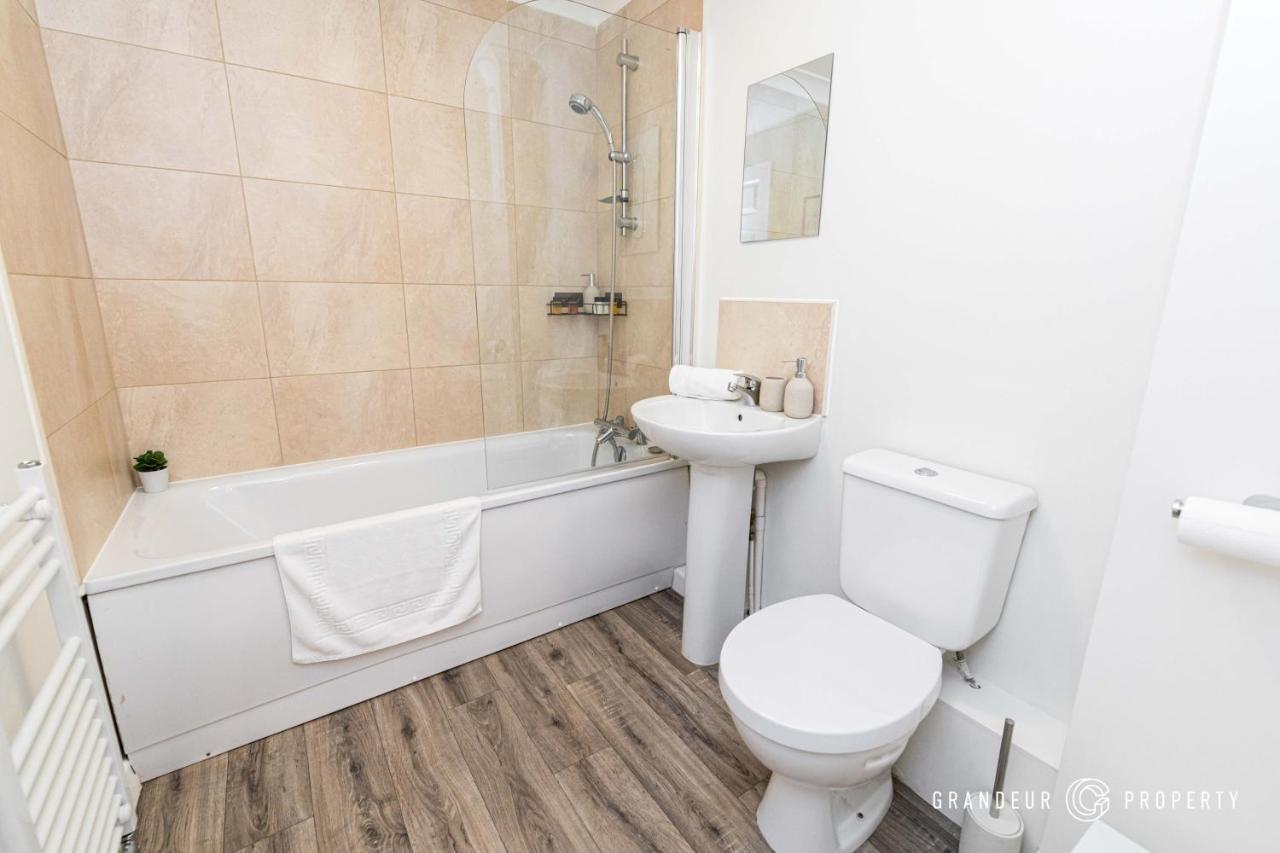 Stunning & Classy 2bed House, Poole, Parking * Poole