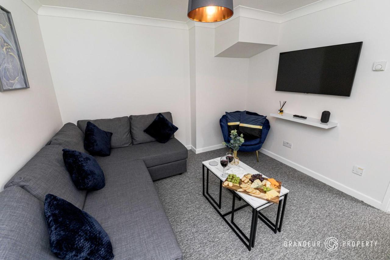 Stunning & Classy 2bed House, Poole, Parking Holiday home Poole