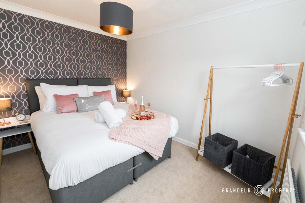 Stunning & Classy 2bed House, Poole, Parking Holiday home