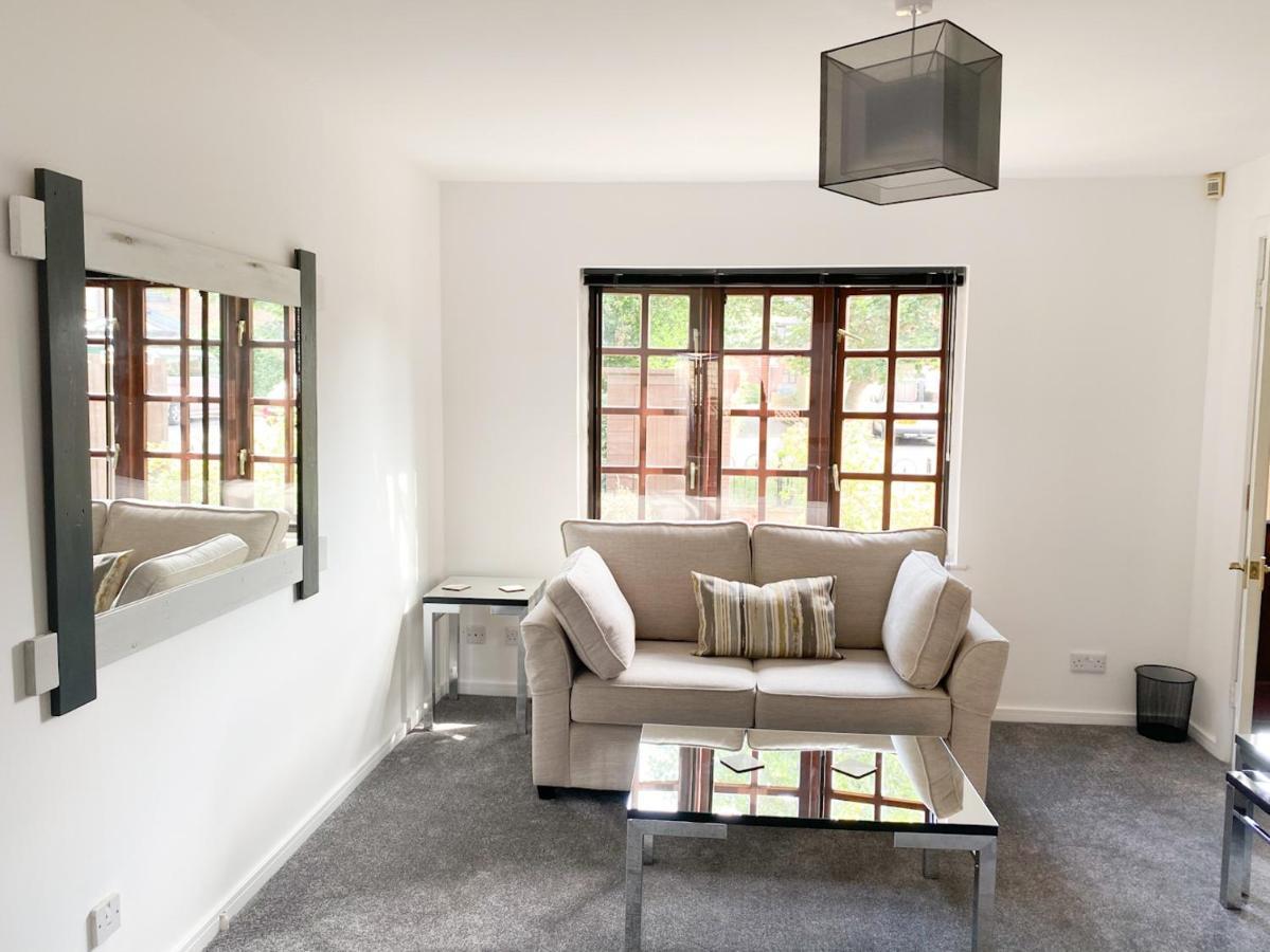 Holiday home Harbourside House - Great Location - Parking - 2 En-suites - Sleeps 5 1
