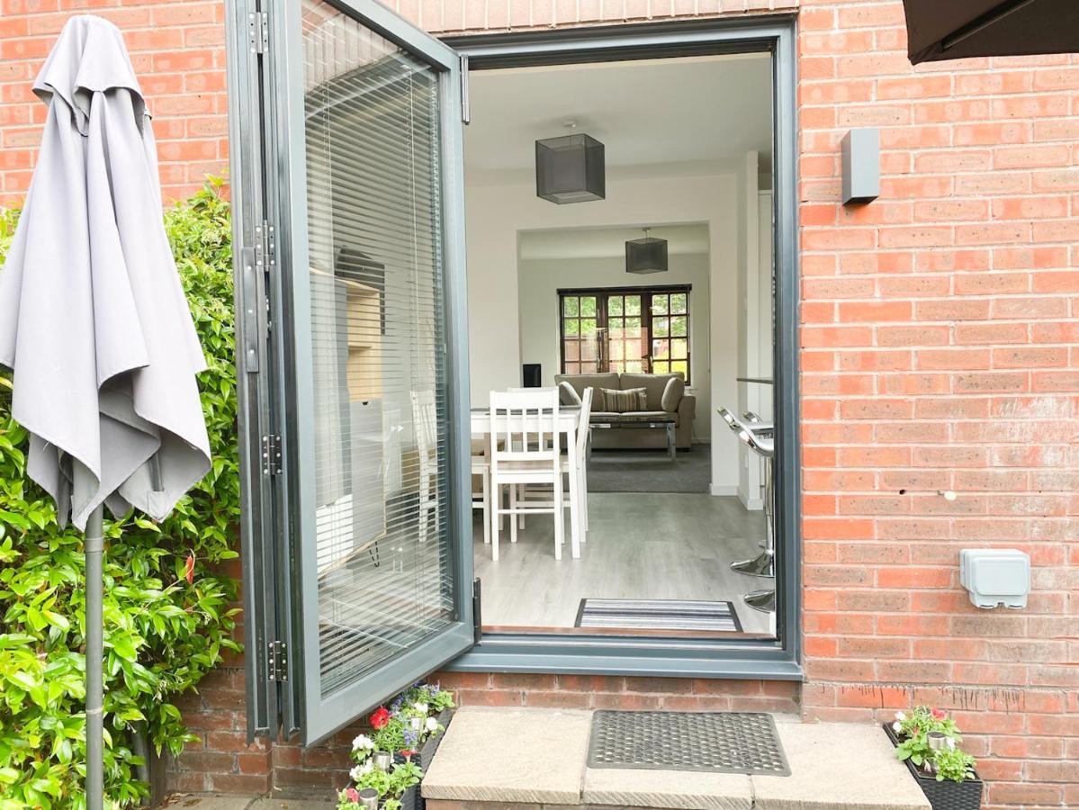 Holiday home Harbourside House - Great Location - Parking - 2 En-suites - Sleeps 5 1 Poole