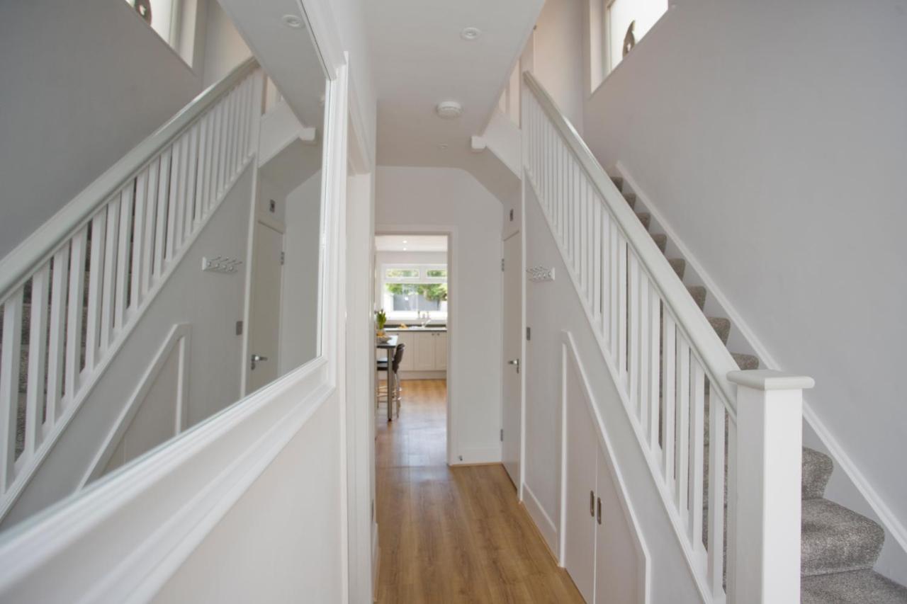 Ashley House - Beautiful 3 Bedroom House In A Fantastic Location Near Sandbanks. Holiday home