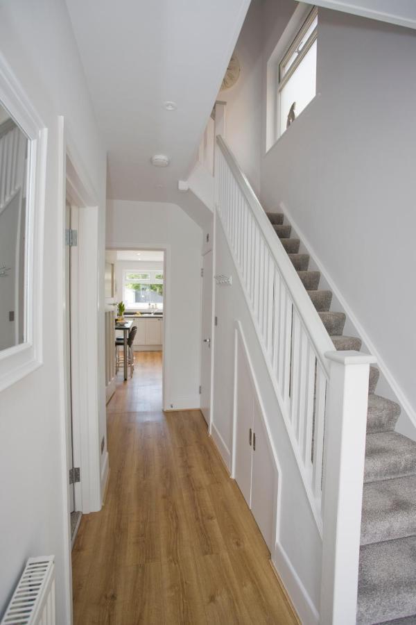 Ashley House - Beautiful 3 Bedroom House In A Fantastic Location Near Sandbanks. Holiday home Poole