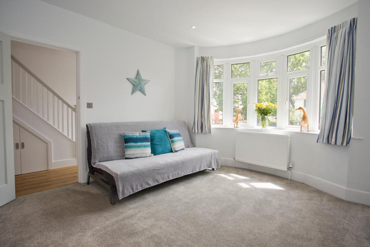 Ashley House - Beautiful 3 Bedroom House In A Fantastic Location Near Sandbanks. Holiday home
