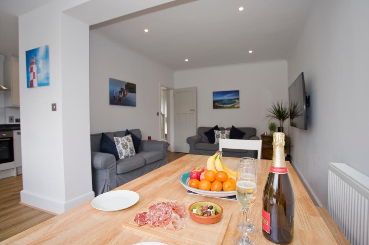 Ashley House - Beautiful 3 Bedroom House In A Fantastic Location Near Sandbanks. Poole
