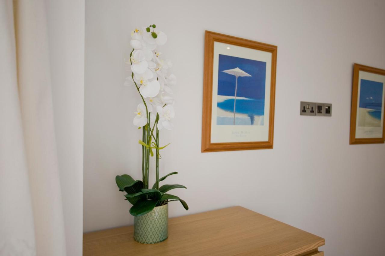 Ashley House - Beautiful 3 Bedroom House In A Fantastic Location Near Sandbanks. *