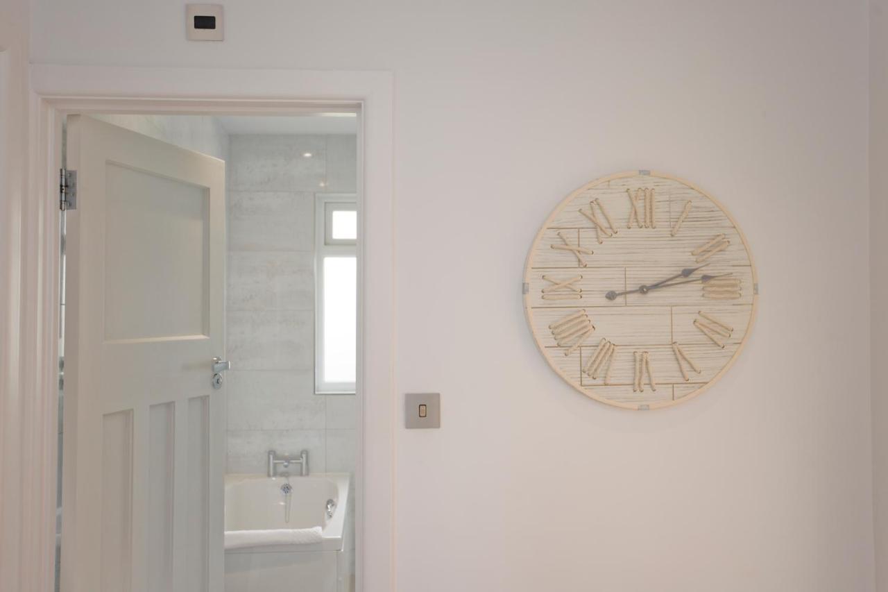 Ashley House - Beautiful 3 Bedroom House In A Fantastic Location Near Sandbanks. Holiday home *