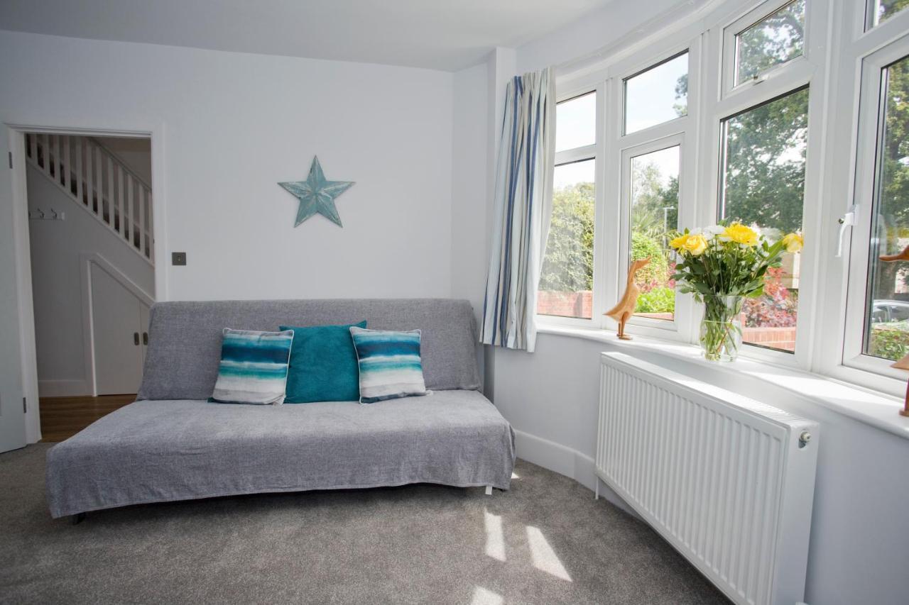 Ashley House - Beautiful 3 Bedroom House In A Fantastic Location Near Sandbanks. Holiday home