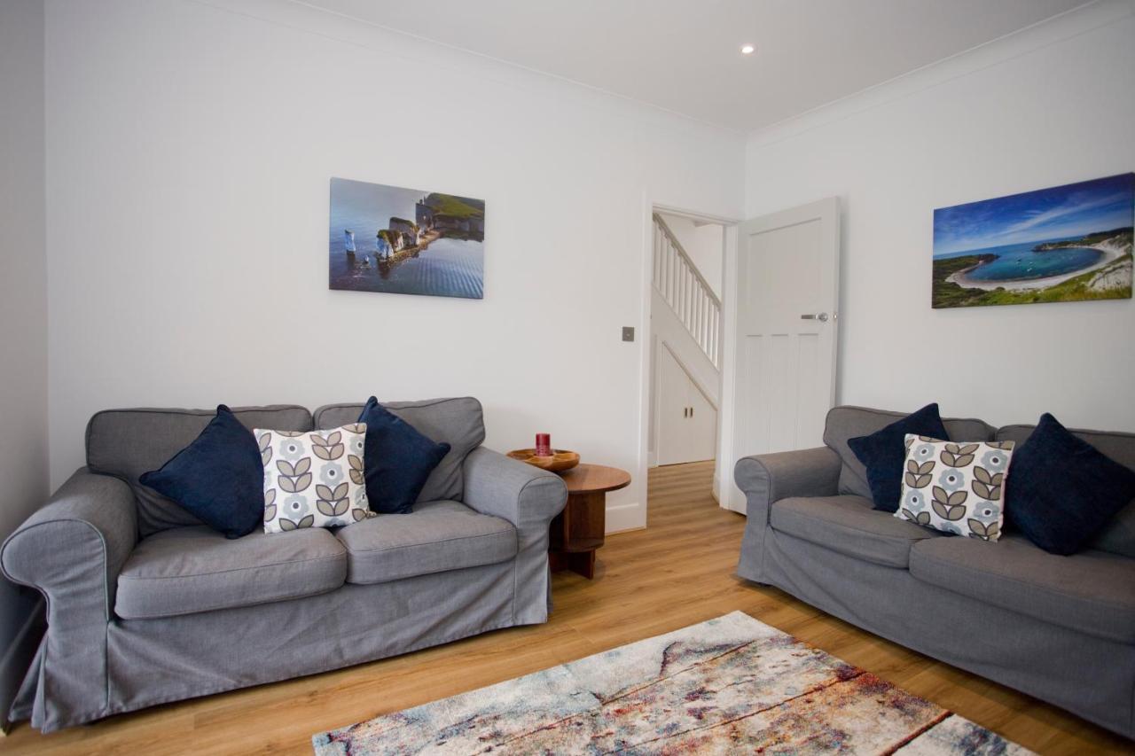 Ashley House - Beautiful 3 Bedroom House In A Fantastic Location Near Sandbanks. *