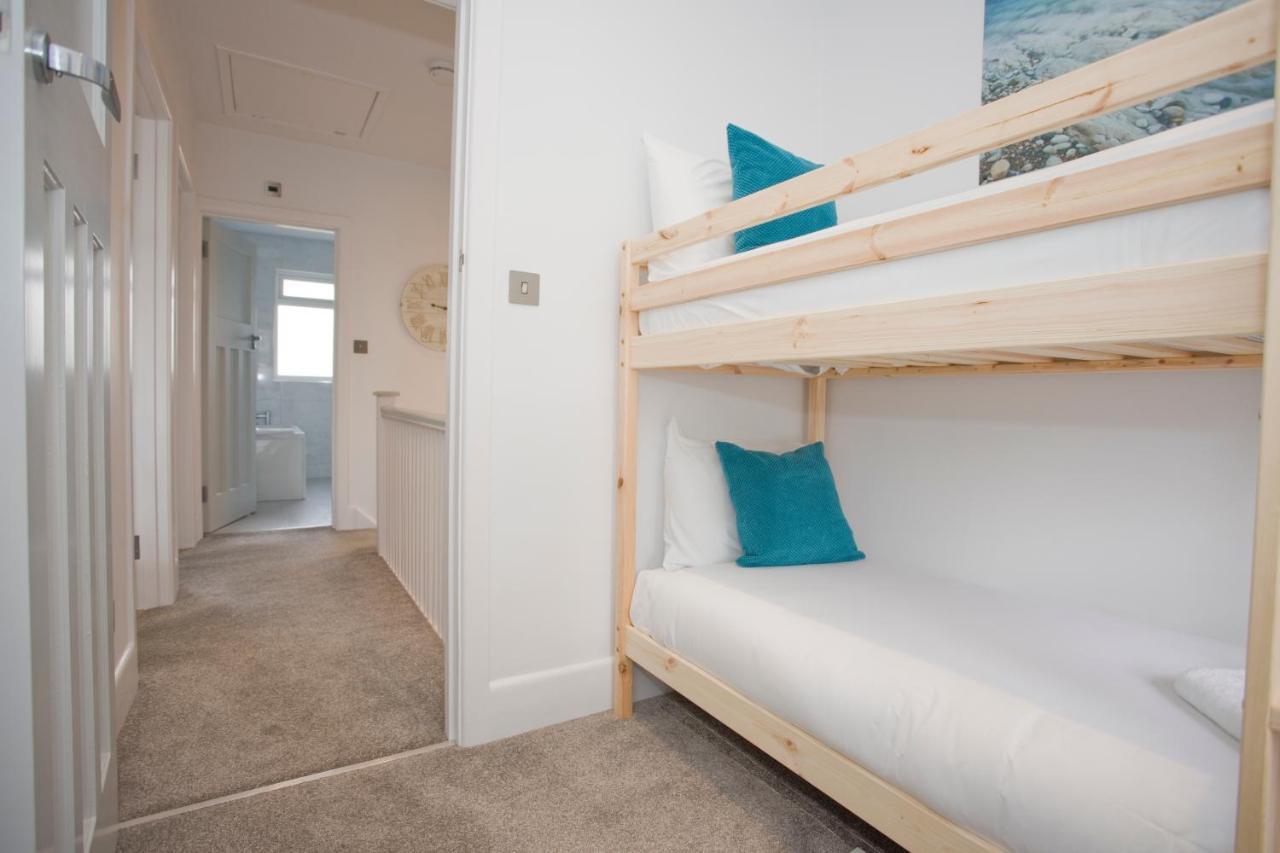 Ashley House - Beautiful 3 Bedroom House In A Fantastic Location Near Sandbanks. Holiday home *