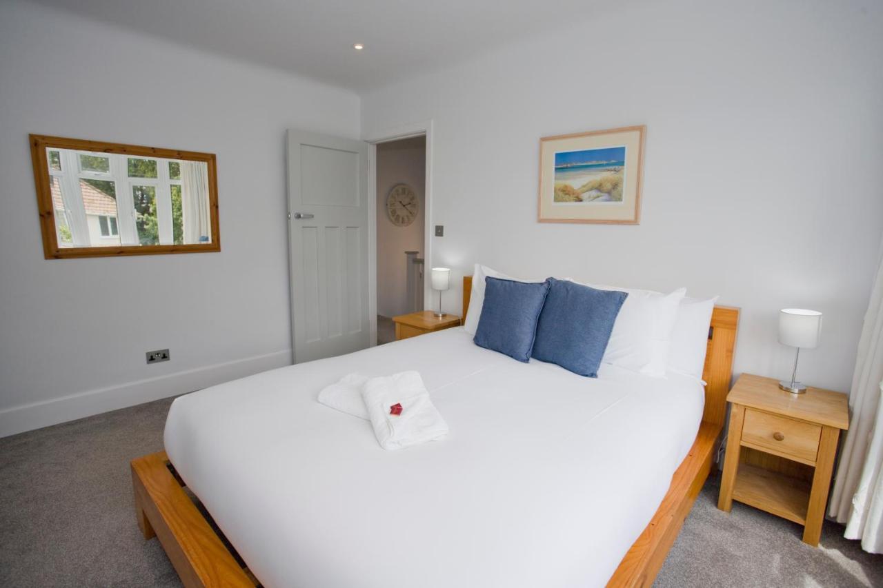 Ashley House - Beautiful 3 Bedroom House In A Fantastic Location Near Sandbanks. *