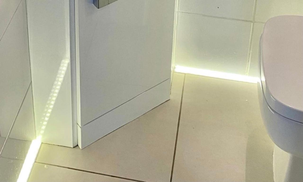 Pousada Modern With Large Hot Tub Poole