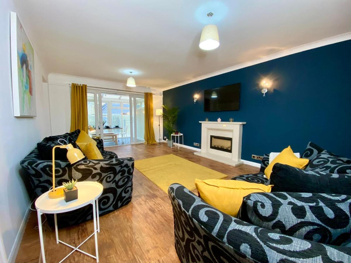 Holiday home Lovely House In A Great Location With Parking, Wifi & Smart Tv - Near & Bournemouth
