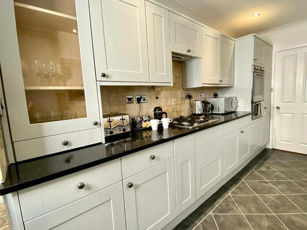 Lovely House In A Great Location With Parking, Wifi & Smart Tv - Near & Bournemouth *