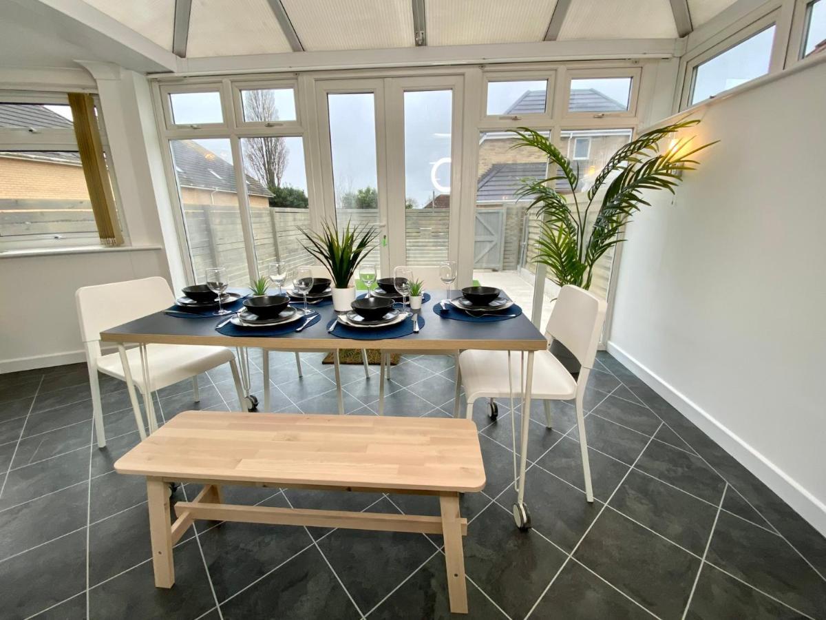 Lovely House In A Great Location With Parking, Wifi & Smart Tv - Near & Bournemouth * Poole