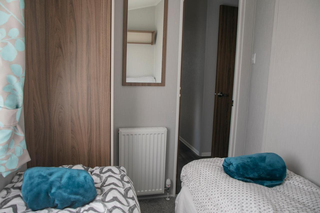 51 Lytchett Bay View, 3 Bed, Rockley Park * Poole