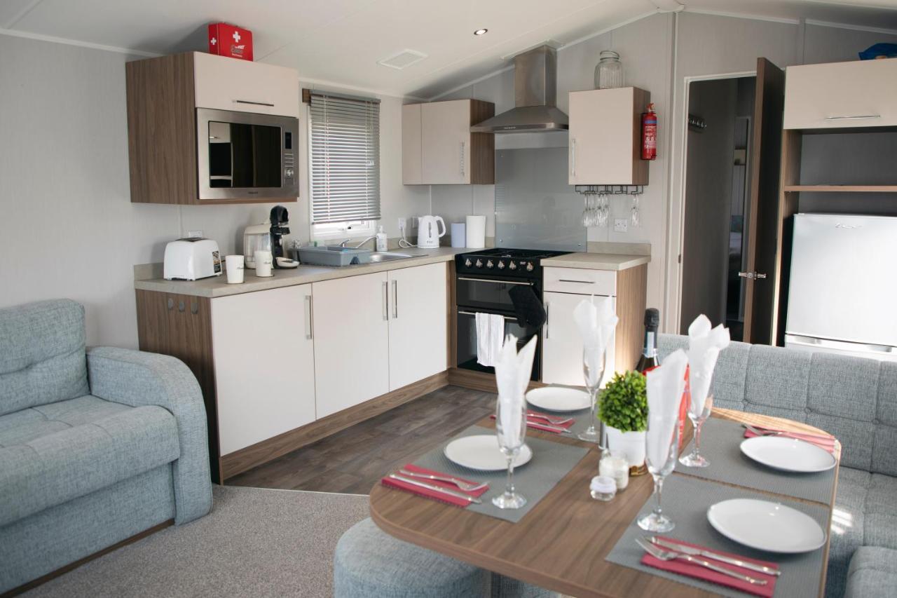 51 Lytchett Bay View, 3 Bed, Rockley Park Poole