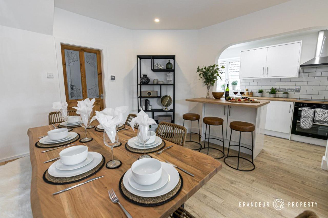 Casa de férias Stylish 4 Bed House In With Garden & Parking Poole