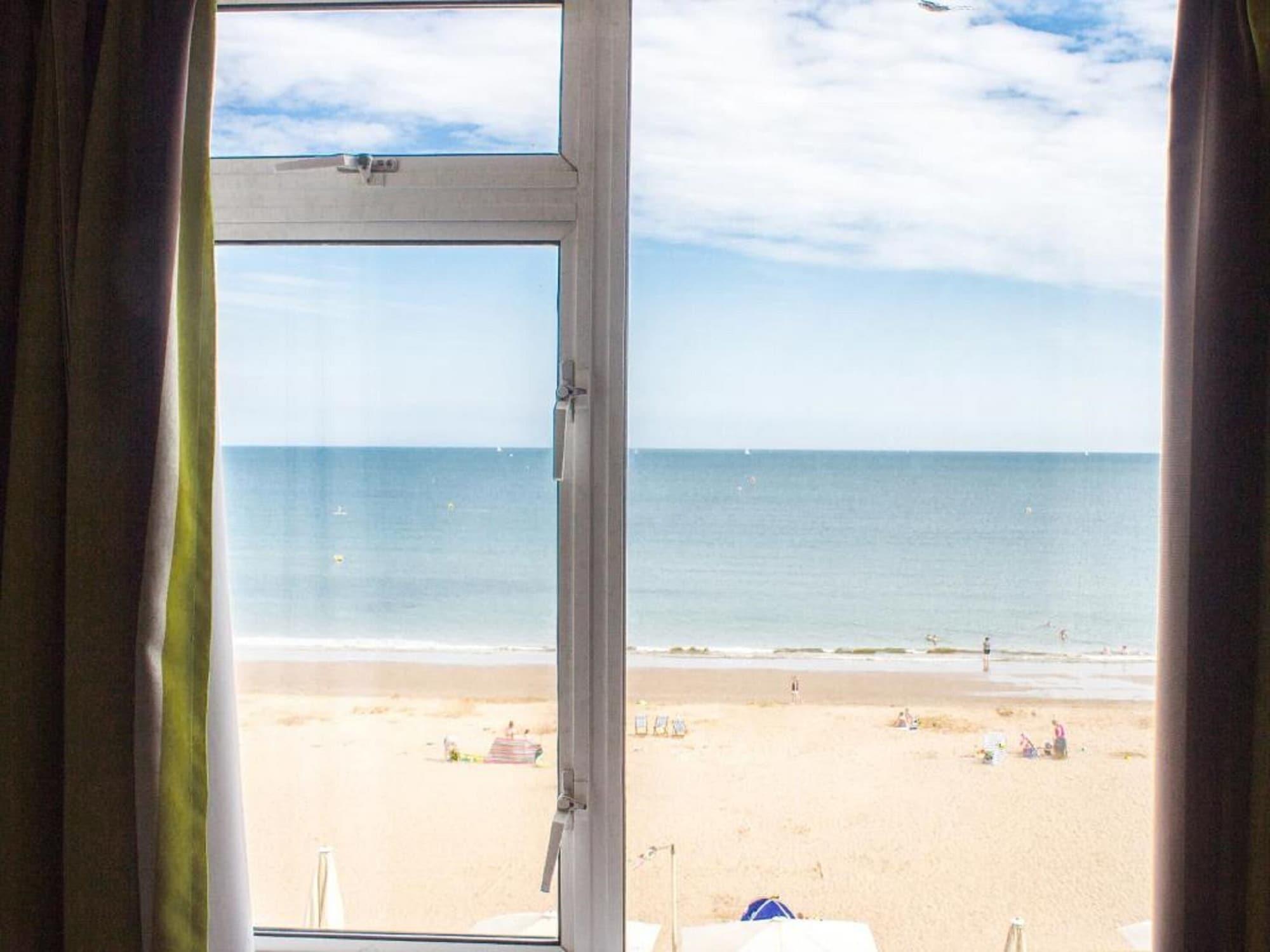 Sandbanks 4*
