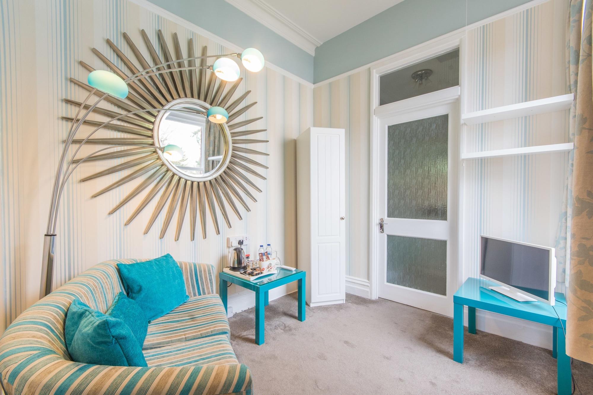 Grovefield Manor 4*