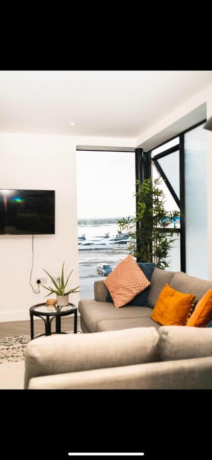 Apartment Quay Sea View With Parking Poole