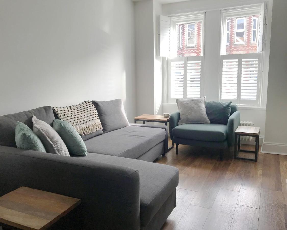 Emerson House. Close To Harbour & Town Centre *