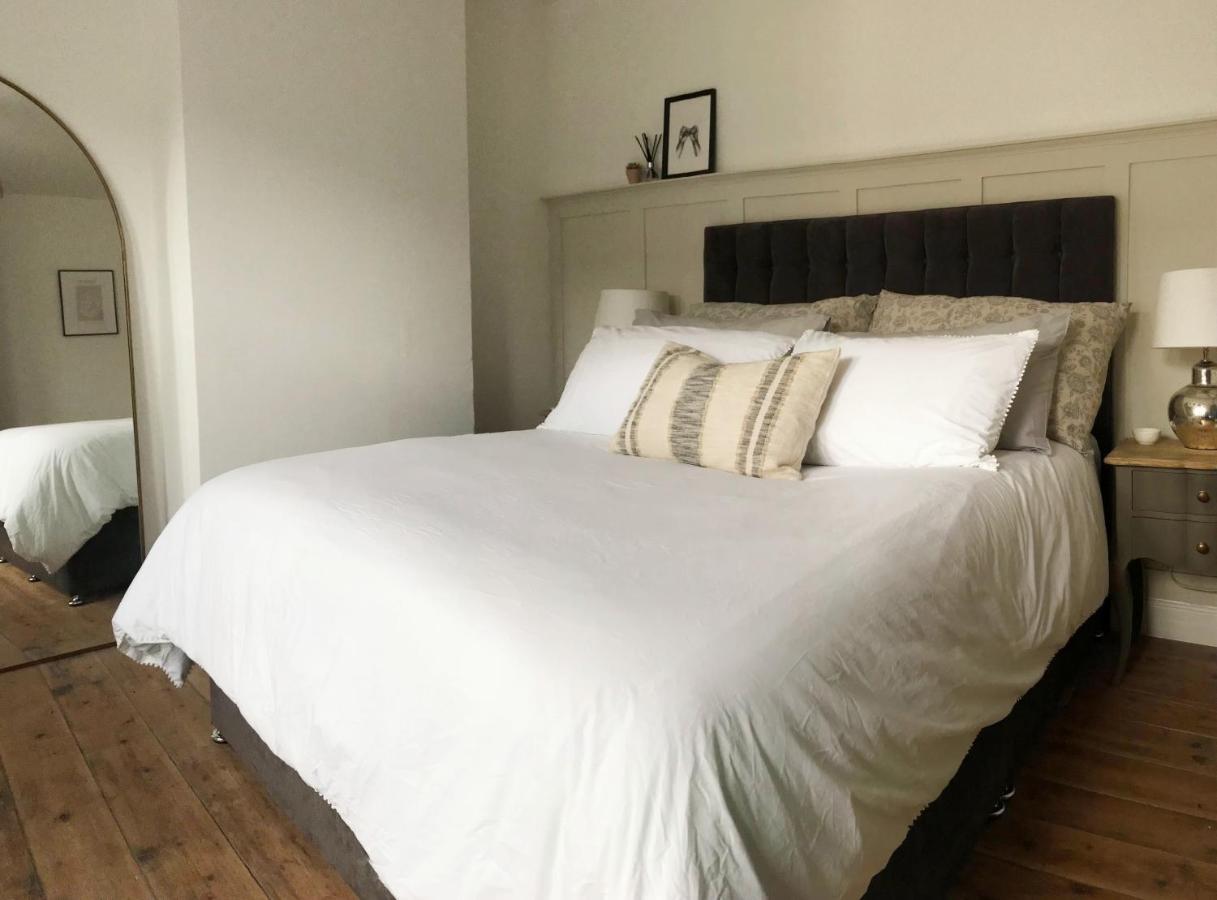 Emerson House. Close To Harbour & Town Centre Poole