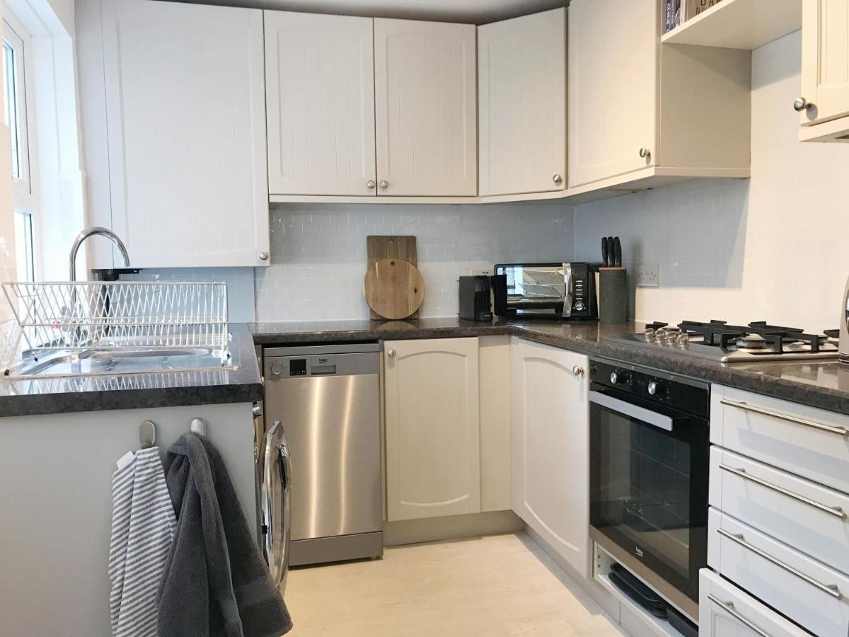 Emerson House. Close To Harbour & Town Centre