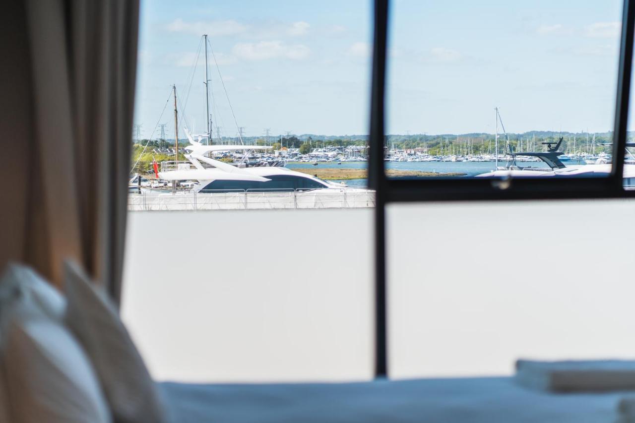 Beautiful Two Bedroom Harbour Side * Poole