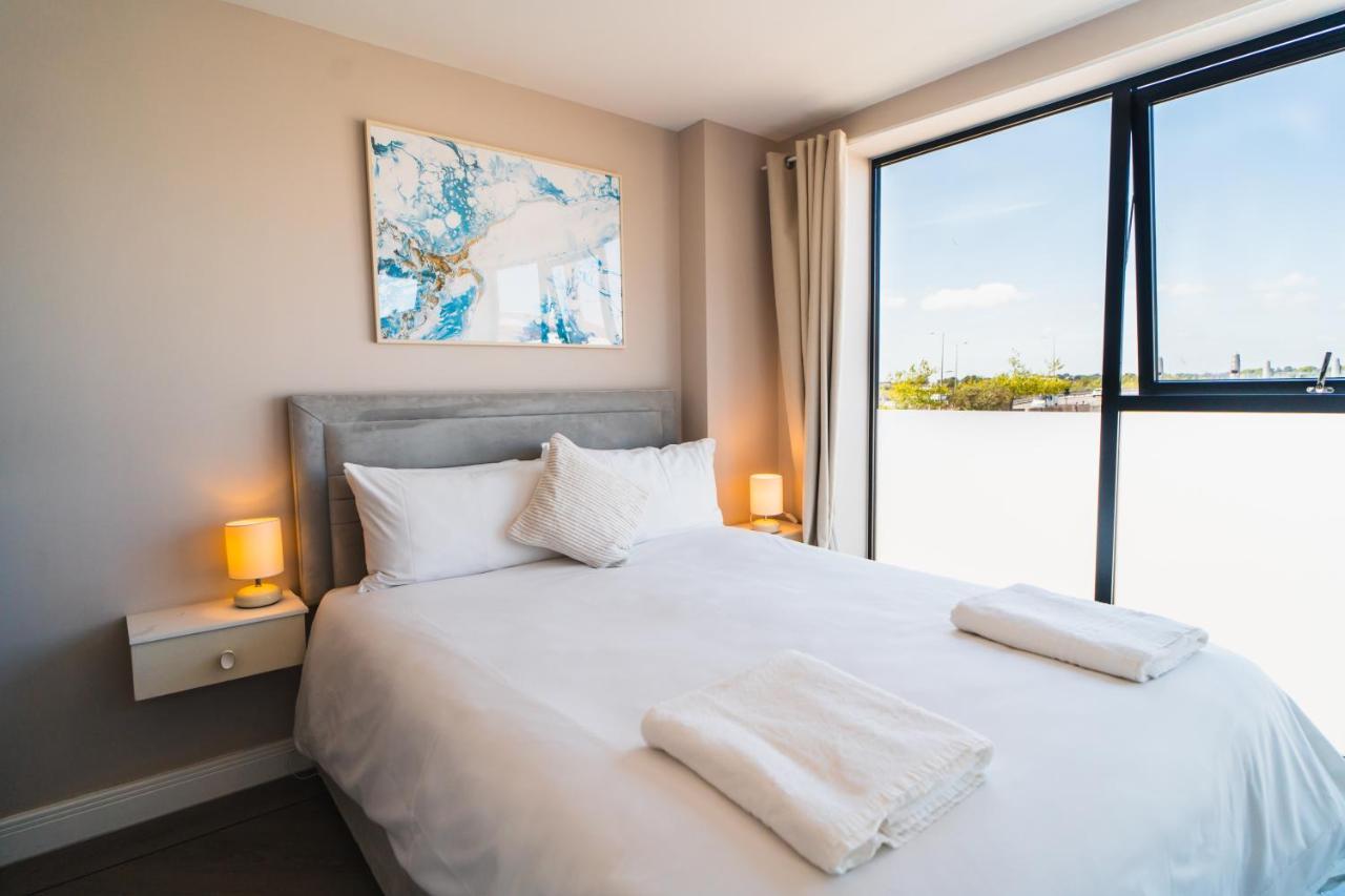 Beautiful Two Bedroom Harbour Side *