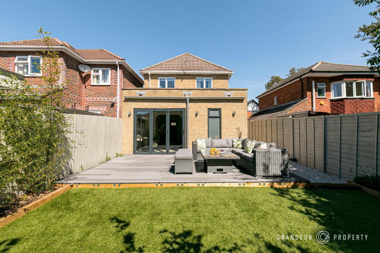 Casa de férias Stylish 4 Bed House In With Garden & Parking Poole