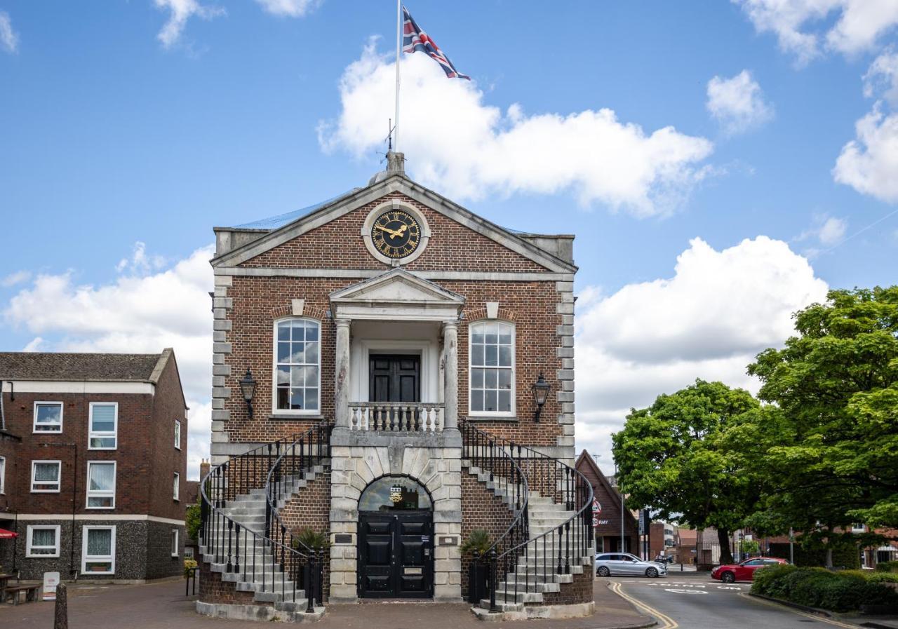 Luxury - The Guildhall Chambers