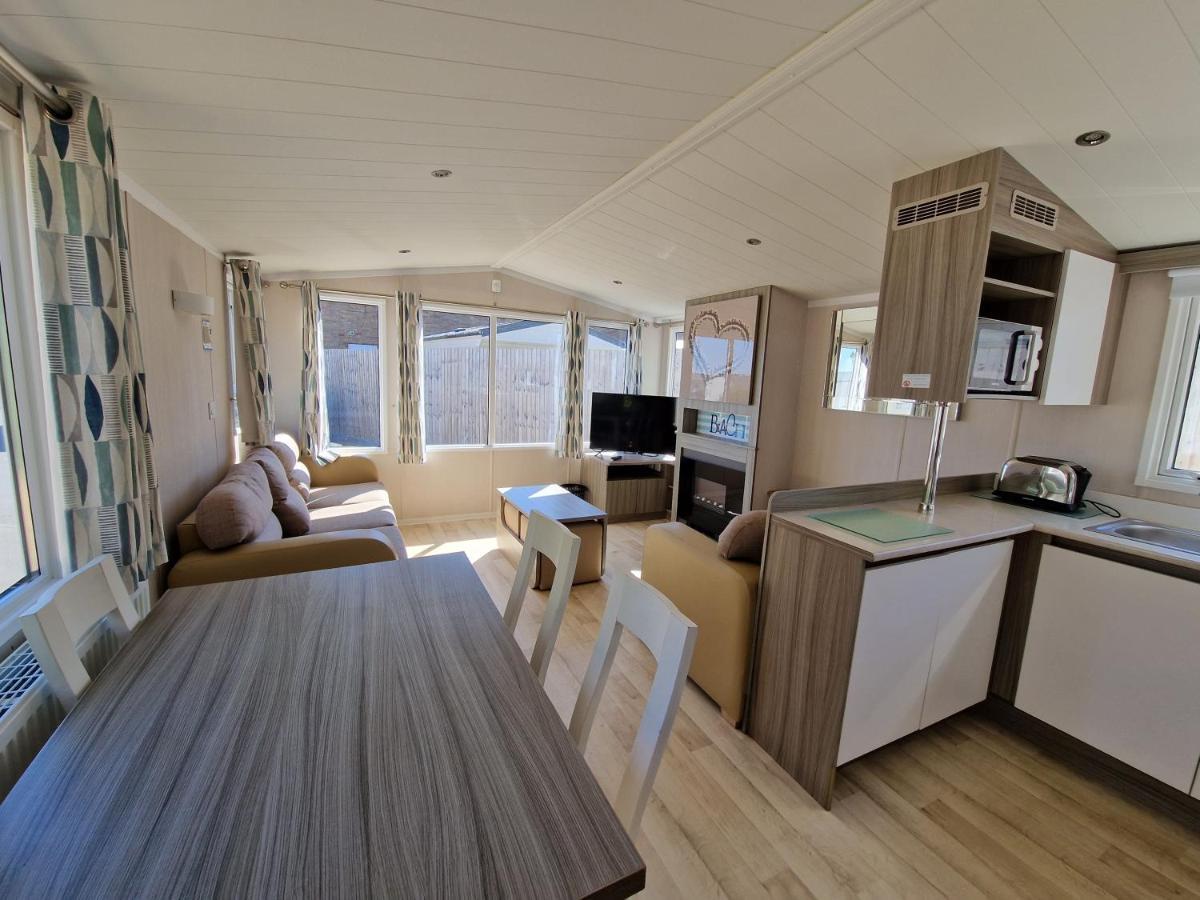 Seaside 8-person Caravan At Rockley Park Chalet *