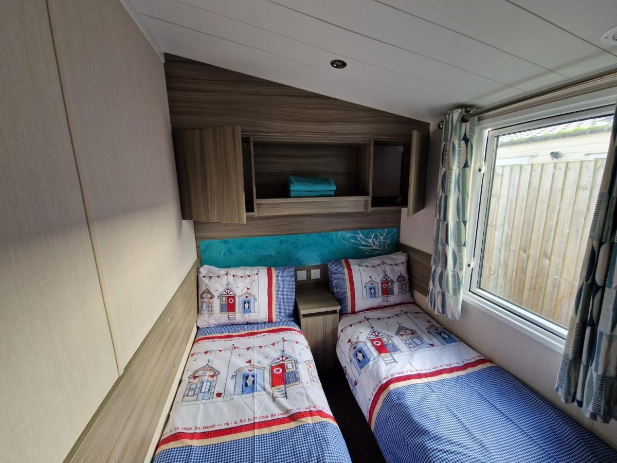 Seaside 8-person Caravan At Rockley Park Chalet *