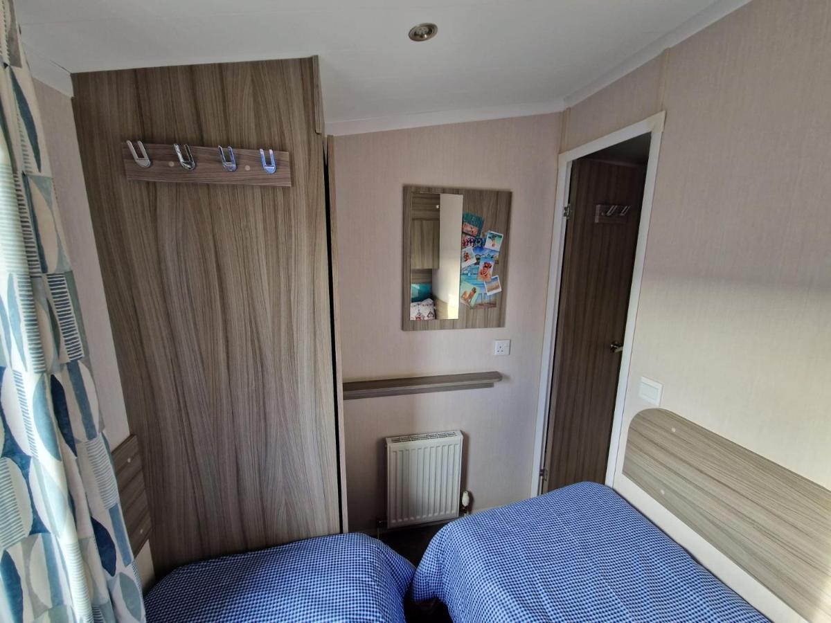 Seaside 8-person Caravan At Rockley Park Chalet Poole