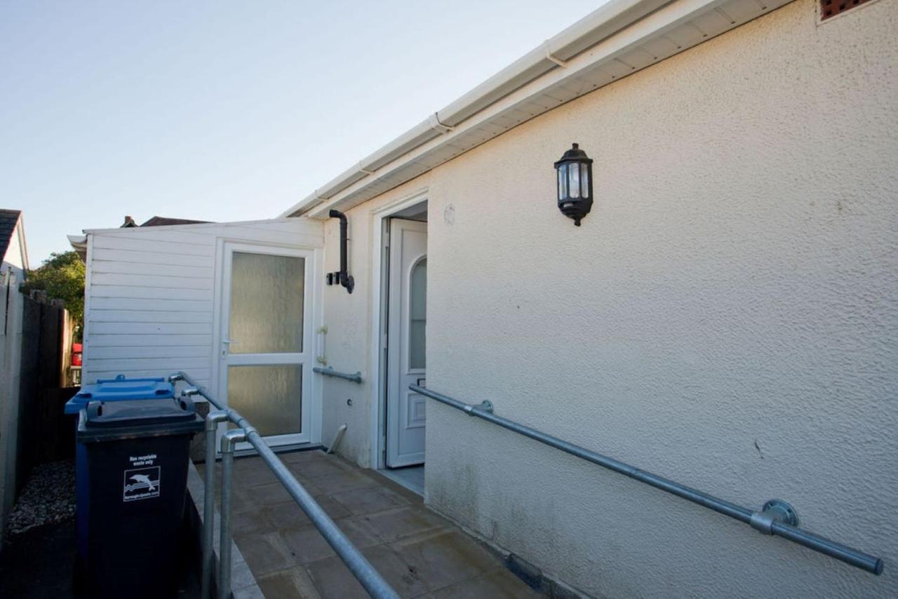 Hilda's Retreat Accessible Wheel Chair Friendly With Hoist Holiday home