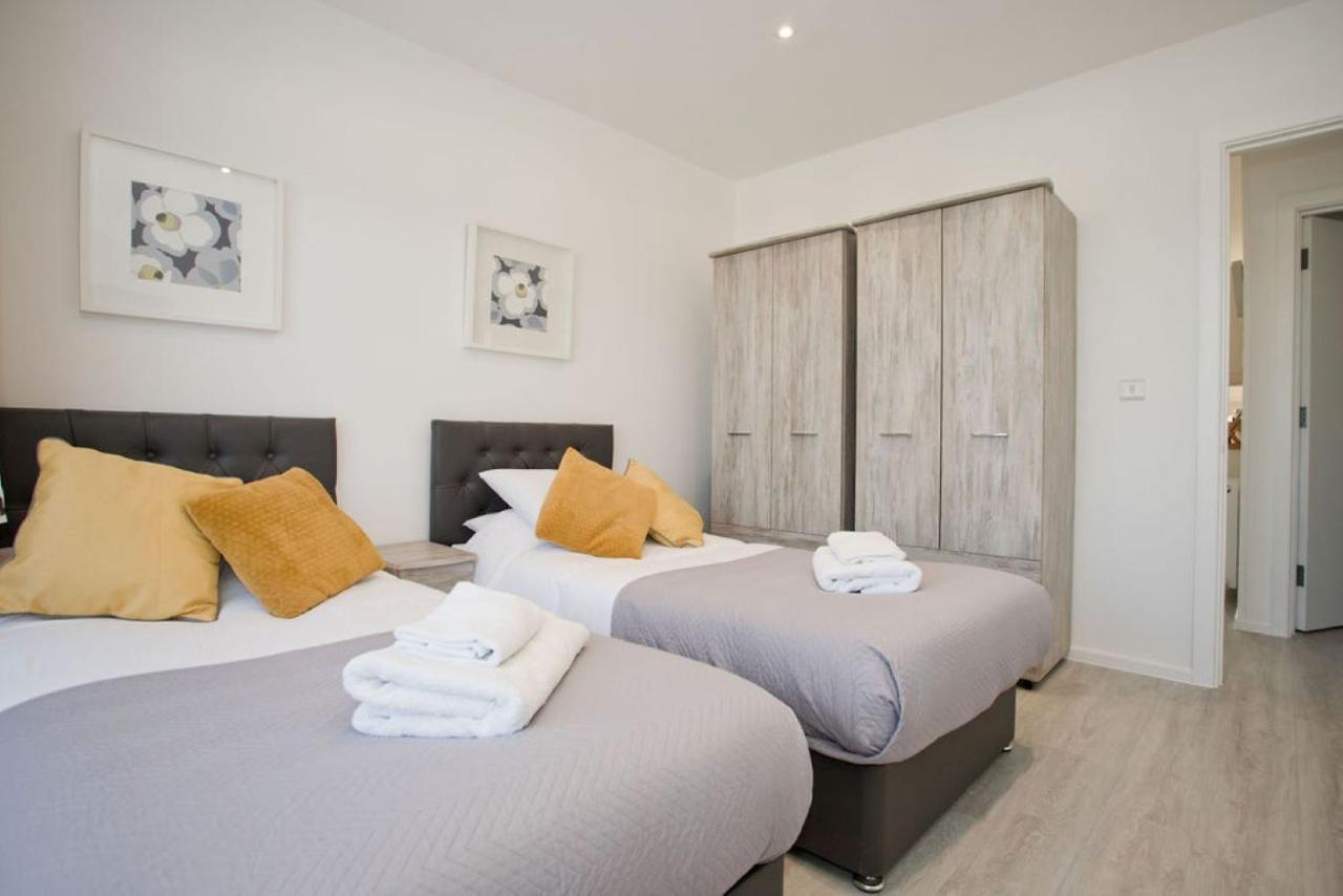 Hilda's Retreat Accessible Wheel Chair Friendly With Hoist Holiday home *
