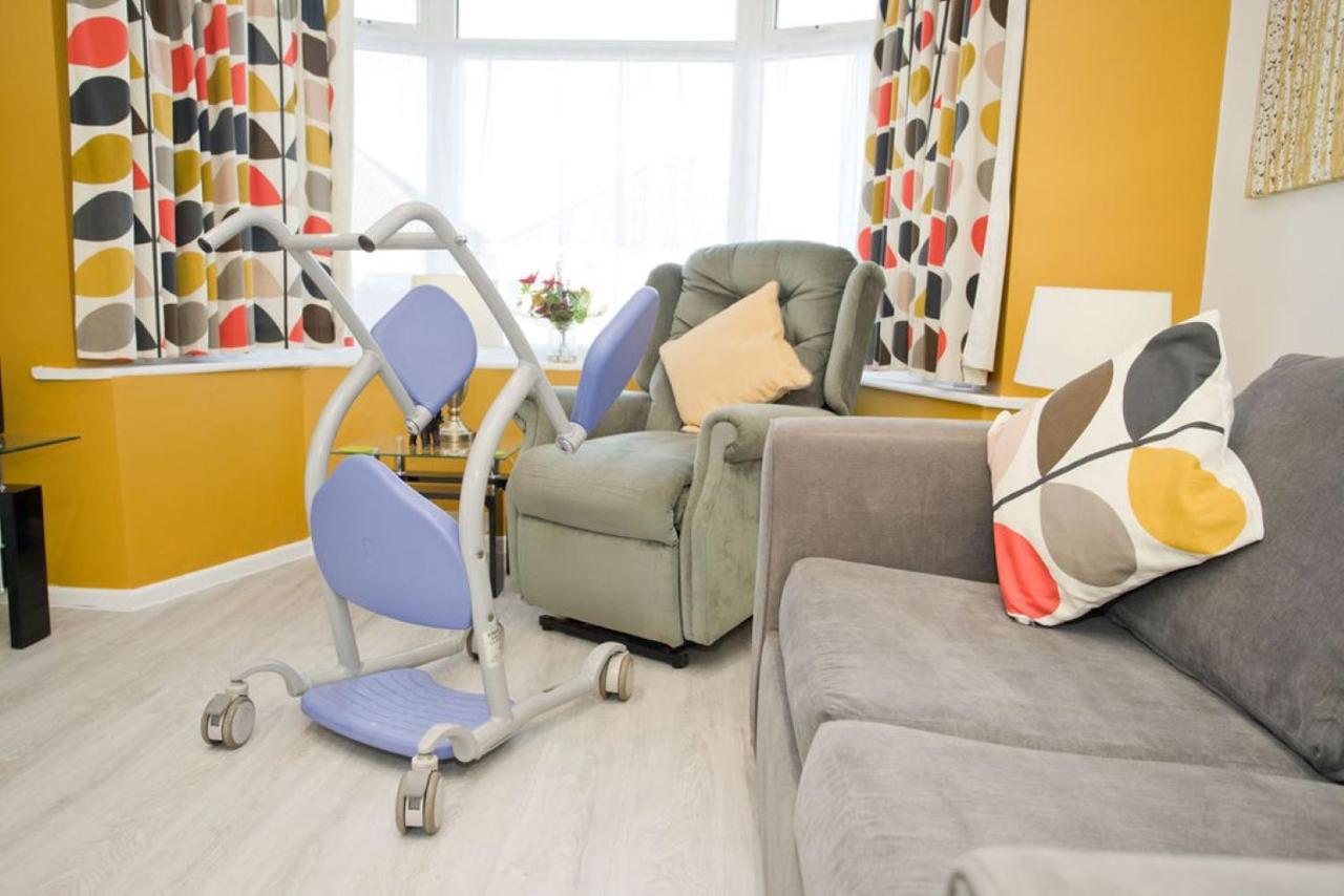Hilda's Retreat Accessible Wheel Chair Friendly With Hoist Poole