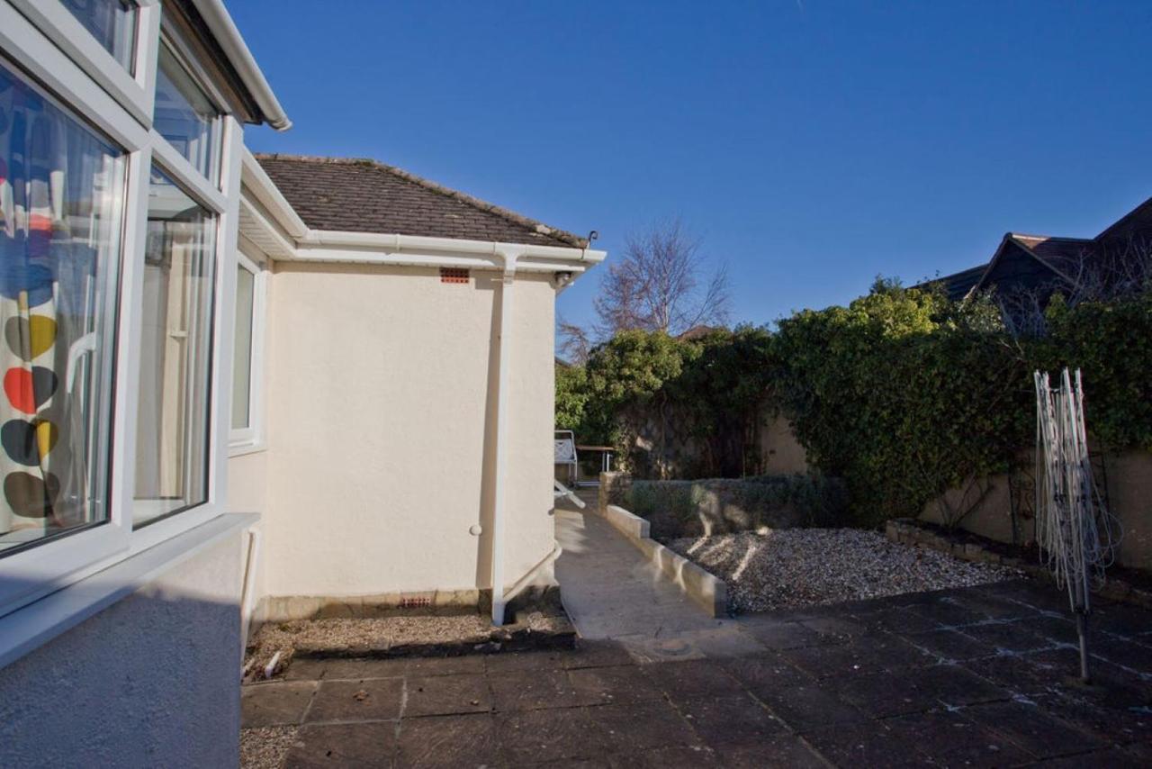 Hilda's Retreat Accessible Wheel Chair Friendly With Hoist Holiday home *