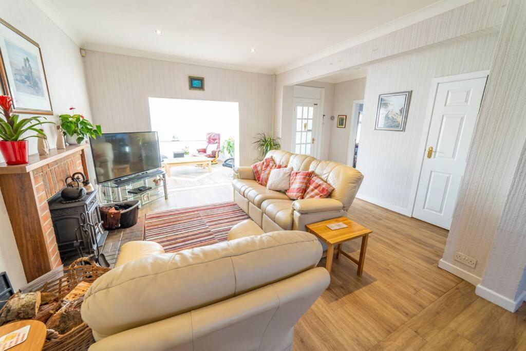 Much Loved With A View. Holiday home *