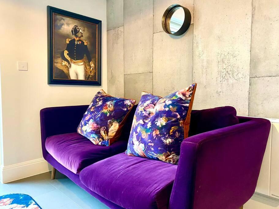 Apartment Quay Retreat: Stylish With Free Parking & Wi-fi Poole