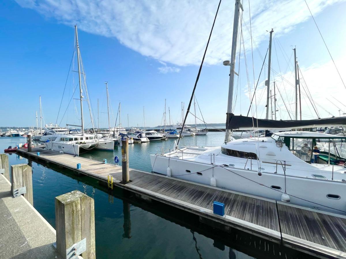 Apartment Quay & Sea View Spacious Modern Secure Parking *